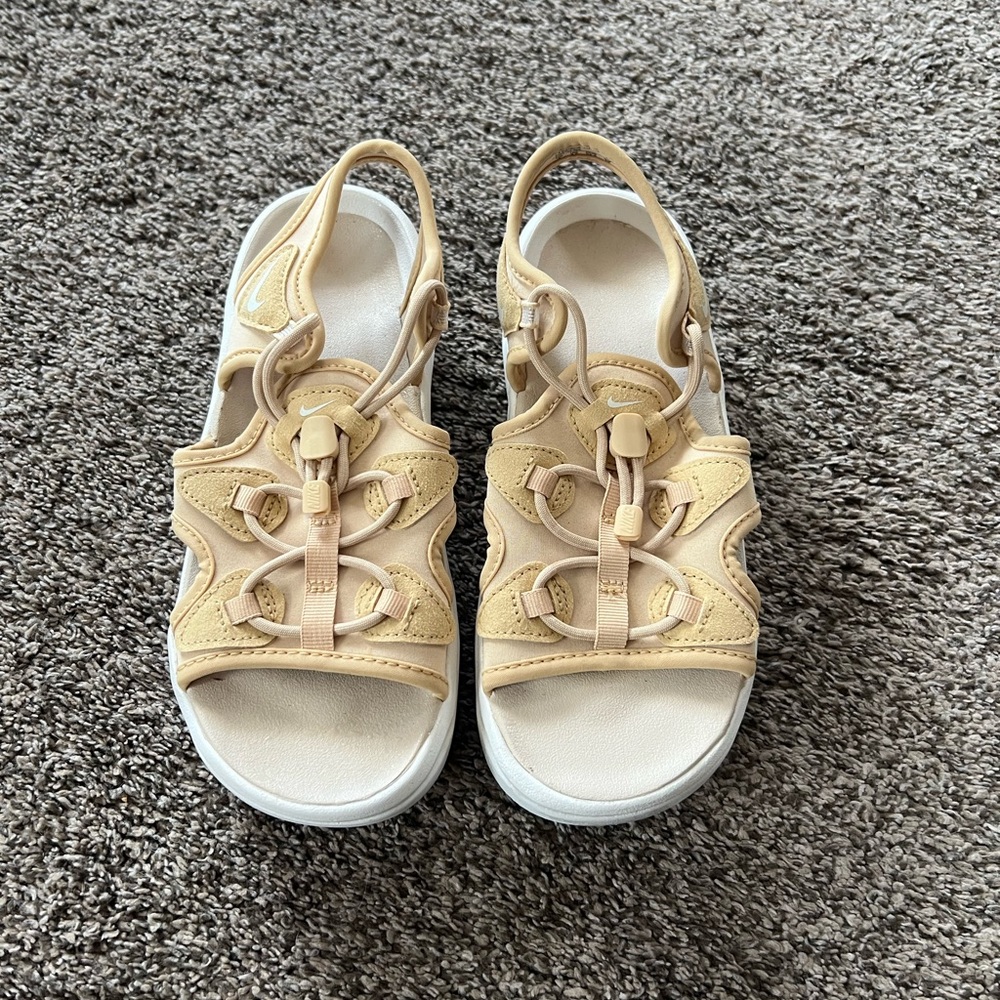 Women’s Nike Airmax size 6 Beige Strappy Sandals